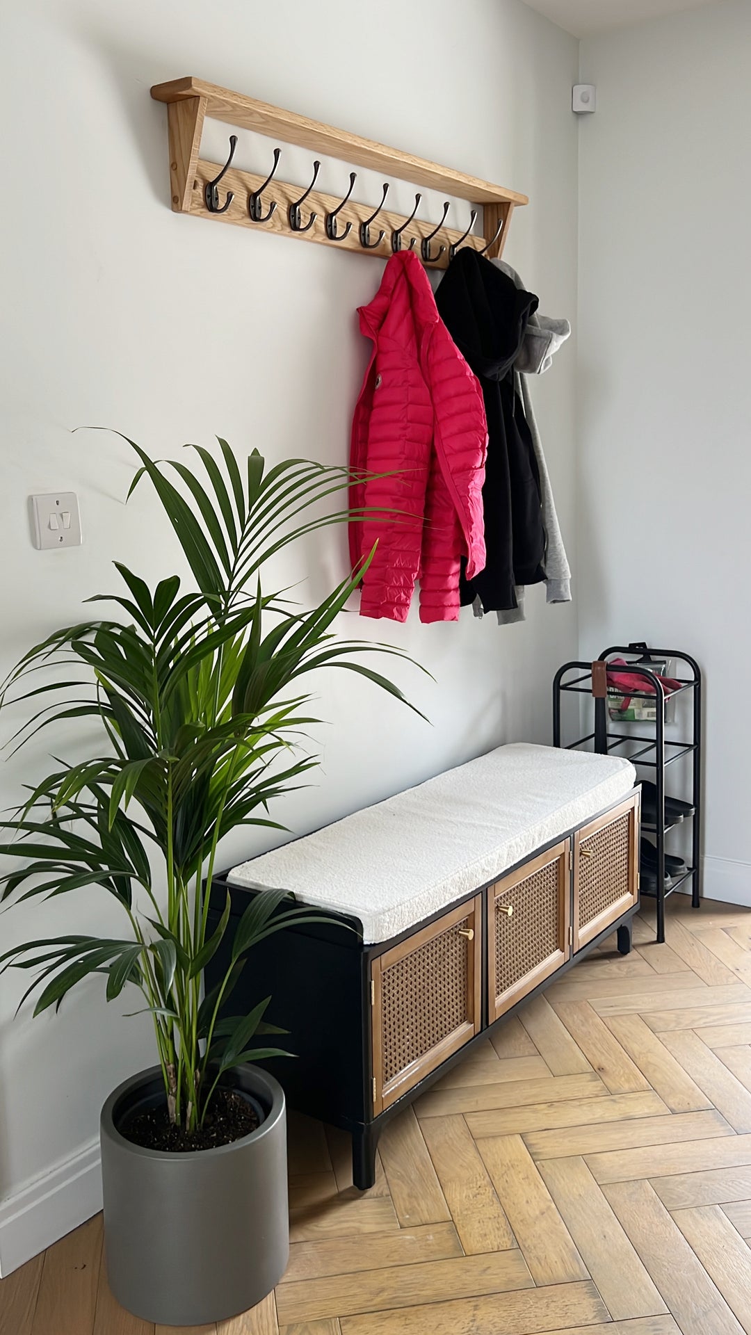 Oak coat rack with shelf - polished cast iron double hooks